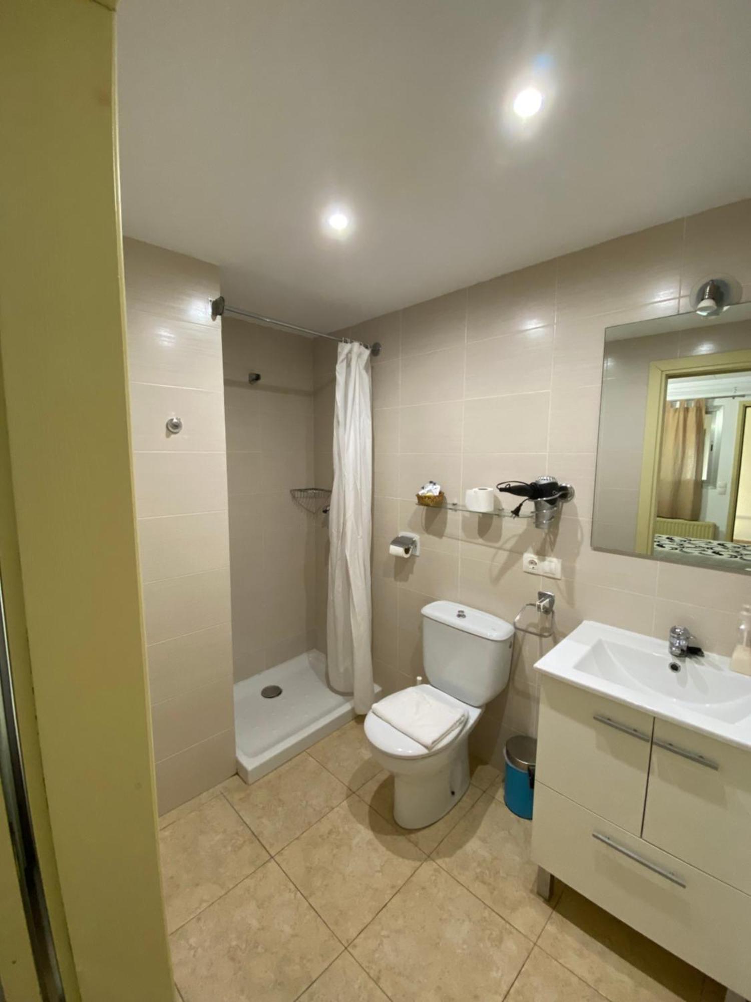 Hotel Les Roques Báscara Zewnętrze zdjęcie