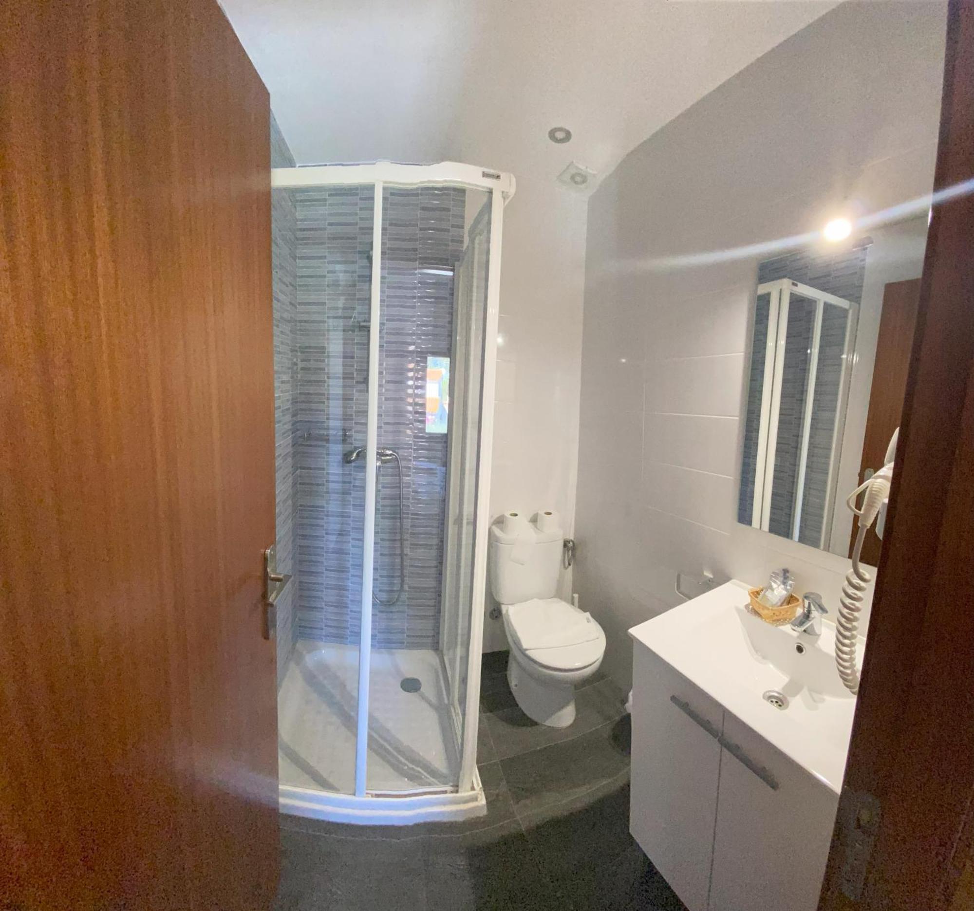 Hotel Les Roques Báscara Zewnętrze zdjęcie